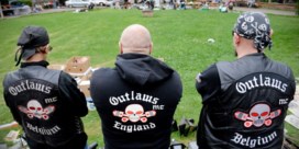 Politie treft wapenarsenaal aan tijdens huiszoekingen bij motorclub Outlaws