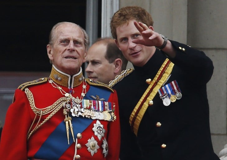 Reacties na dood prins Philip: ‘De natie rouwt mee met de Queen’