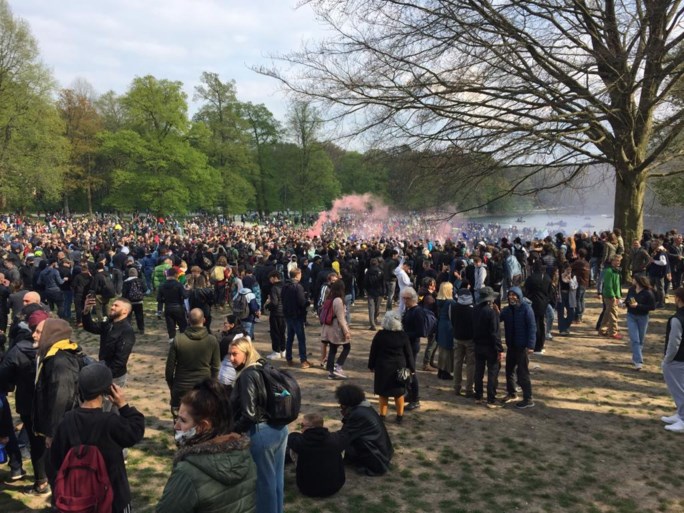 132 onruststokers opgepakt bij La Boum, 5 blijven in de cel