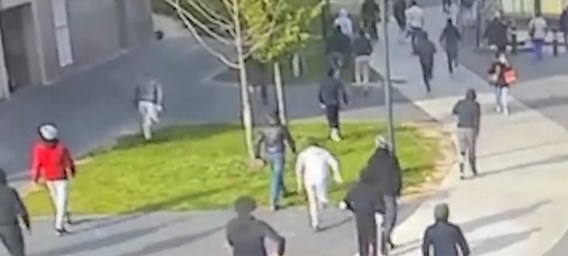 Politieagent in burger in elkaar geslagen door jongeren in Brussel