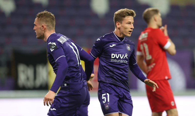 Miazga schenkt Anderlecht in 96ste minuut nog gelijkmaker tegen sterk Antwerp