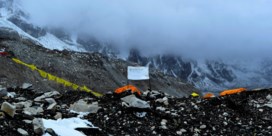 China markeert grens met Nepal op top van Mount Everest uit angst voor corona