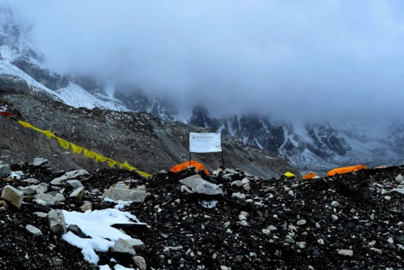 China markeert grens met Nepal op top van Mount Everest uit angst voor corona