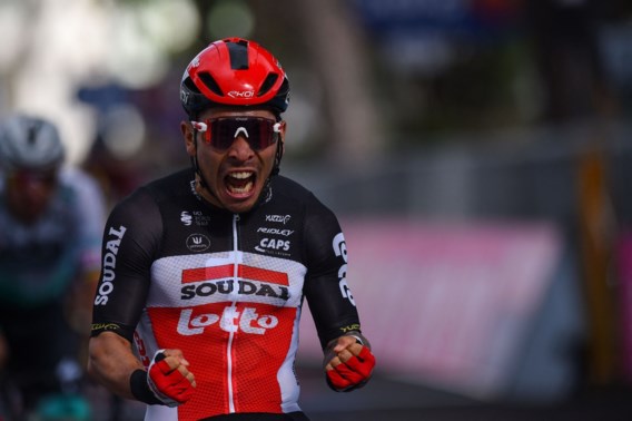 Caleb Ewan wint vijfde rit van Giro in massaspurt
