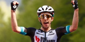 Simon Yates wint etappe, Bernal beperkt schade