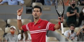 Novak Djokovic klopt Rafael Nadal na titanenstrijd en staat in finale Roland Garros