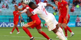 Zwitserland ziet winning goal afgekeurd door VAR en blijft steken op gelijkspel tegen Wales