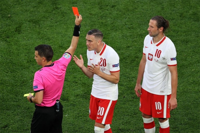 Slovakije stunt tegen een tienkoppig Polen, Lewandowski komt amper in stuk voor