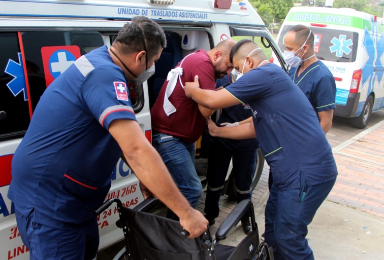 At least 36 injured in car bomb explosion at Colombia military base