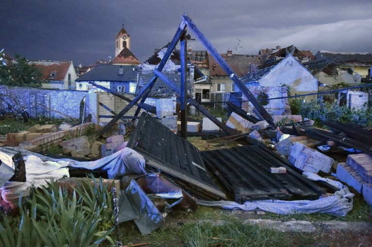 Dodental Tsjechische tornado loopt op tot vijf