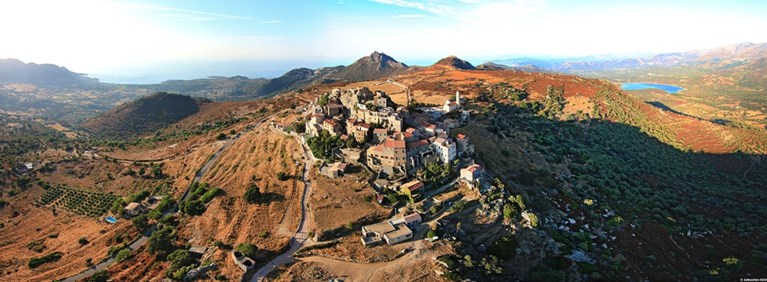 Duizelingwekkend mooi: ontdek de mooiste dorpjes van Corsica