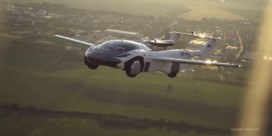 Vliegende auto maakt succesvolle testvlucht tussen luchthavens