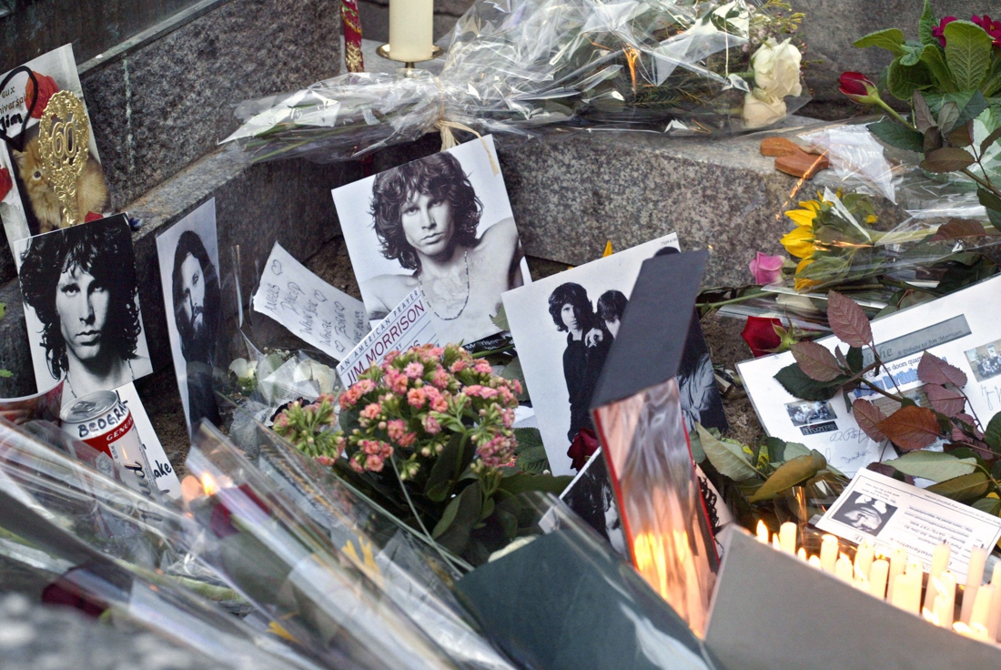 Jim Morrison dead fifty years: fans gather at Père-Lach…