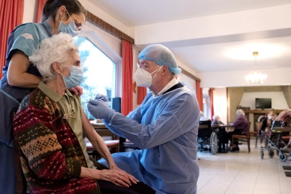 Verplichting vaccinatie voor zorgpersoneel weer op tafel, maar nog veel obstakels