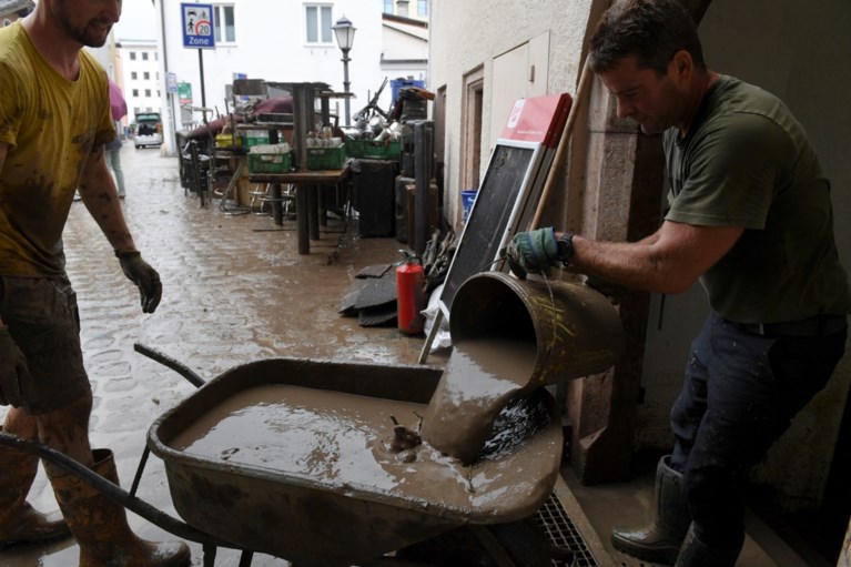 Noodweer treft nu Oost-Duitsland en Beieren, en Oostenrijkse Hallein