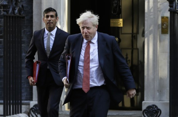 Britse premier toch in quarantaine na felle kritiek