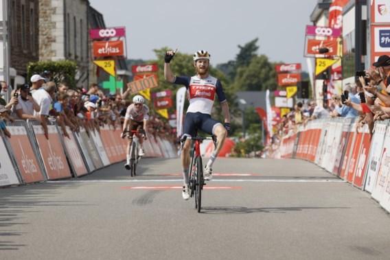 Ronde van Wallonië: indrukwekkende ritwinst en leiderstrui voor jonge Amerikaan Quinn Simmons