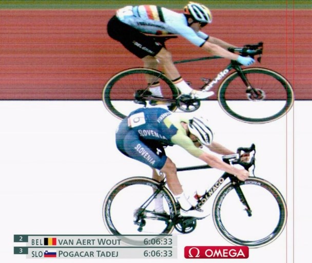 Wout van Aert wint eerste Belgische medaille, Richard Carapaz verrast met goud