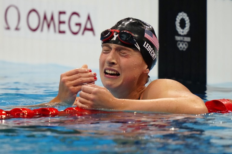 Dit hebt u deze nacht gemist: Brys en Van Zandweghe roeien naar finale, gouden revanche voor emotionele Van Vleuten en Ledecky