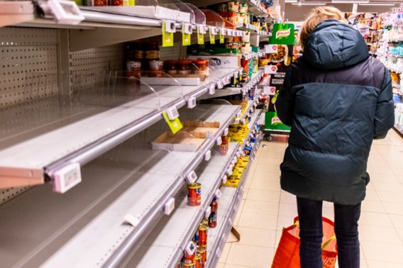Delhaize-winkeliers zijn lege rekken beu