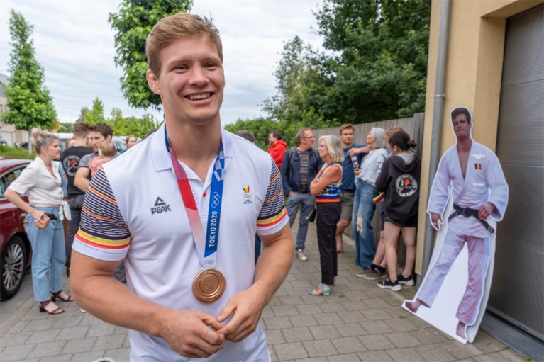 Matthias Casse terug thuis in Hemiksem: ‘Maandje rusten nu en dan voorbereiden op Parijs’
