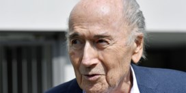 Zwitserse justitie ondervraagt voormalig Fifa-voorzitter Sepp Blatter drie uur lang