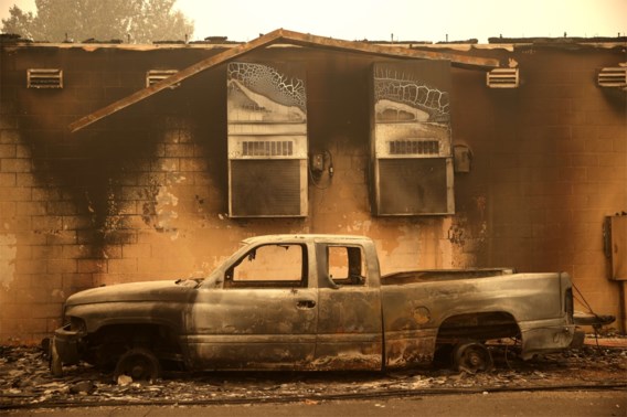 Dixie Fire legt meer dan 1.000 huizen in de as