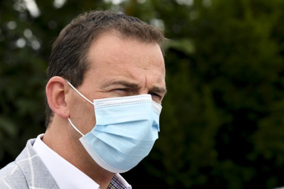 ‘Vlaanderen legt eigen pandemievoorraad mondmaskers aan’