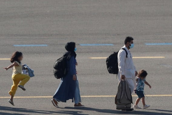‘Uit de klauwen van de taliban’: foto van huppelend meisje in Melsbroek gaat de wereld rond