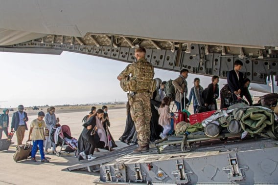 Britten lieten lijst met Afghaanse medewerkers achter in ambassade, VS deelden namen met taliban