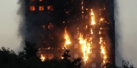 Afgebrande Grenfell Tower in Londen gaat tegen de vlakte