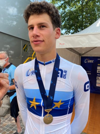 Alec Segaert en Cian Uijtdebroeks pakken goud en zilver op EK tijdrijden voor junioren