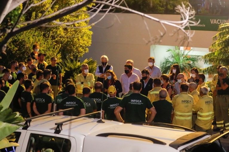 Bosbranden in Zuid-Spanje: brandweerman komt om, meer dan 900 mensen geëvacueerd