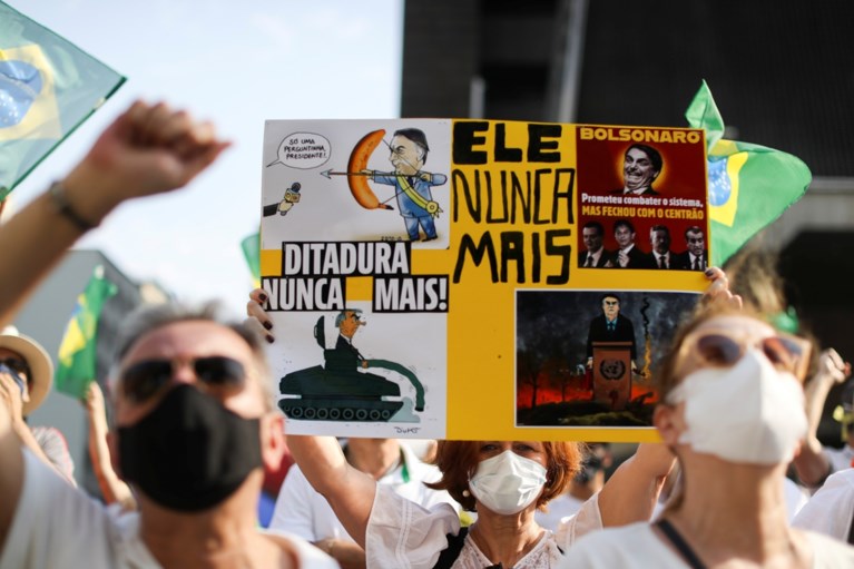 Honderden mensen op straat in Brazilië tegen president Bolsonaro en presidentskandidaat Lula