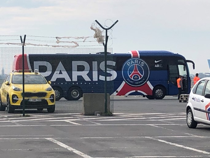 Messi en co: van het vliegtuig tot de Brugse grasmat