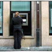 Banken koppelen geldautomaat los van het bankkantoor