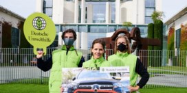Milieuactivisten slepen BMW en Mercedes voor rechter