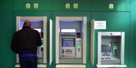 Vier grootste banken halveren aantal bankautomaten