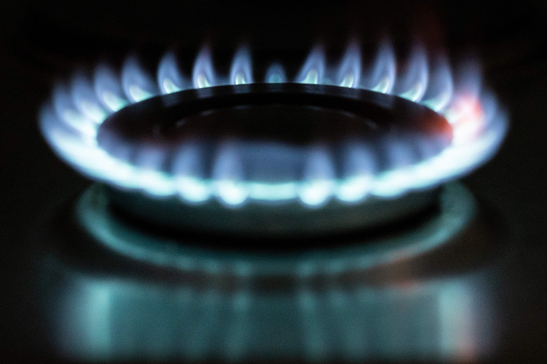 France to block gas prices until April