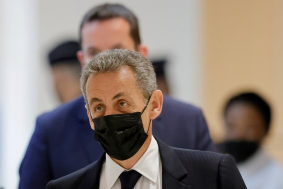 Frans ex-president Nicolas Sarkozy mag jaar celstraf voor illegale financiering verkiezingscampagne thuis uitzitten
