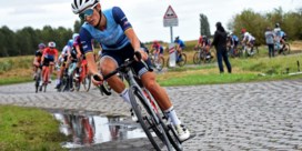 Elizabeth Deignan wint allereerste Parijs-Roubaix voor vrouwen na heroïsche solo van meer dan 80 kilometer