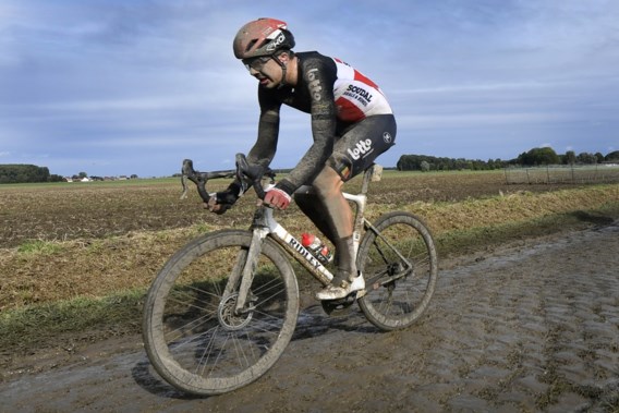 Florian Vermeersch in tranen na aankomst: ‘Binnen een paar uurtjes zal ik wel trots zijn’