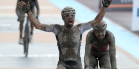 Sonny Colbrelli wint heroïsche Parijs-Roubaix, Belg Florian Vermeersch knap tweede