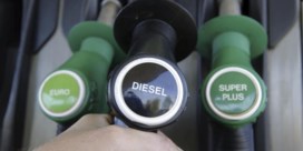 Dieselprijs blijft maar stijgen, en ook voor benzinerijders ziet het er slecht uit