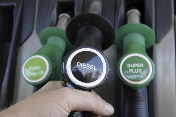 Dieselprijs blijft maar stijgen, en ook voor benzinerijders ziet het er slecht uit