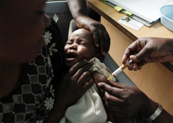 Wereldgezondheidsorganisatie keurt eerste malariavaccin ooit goed