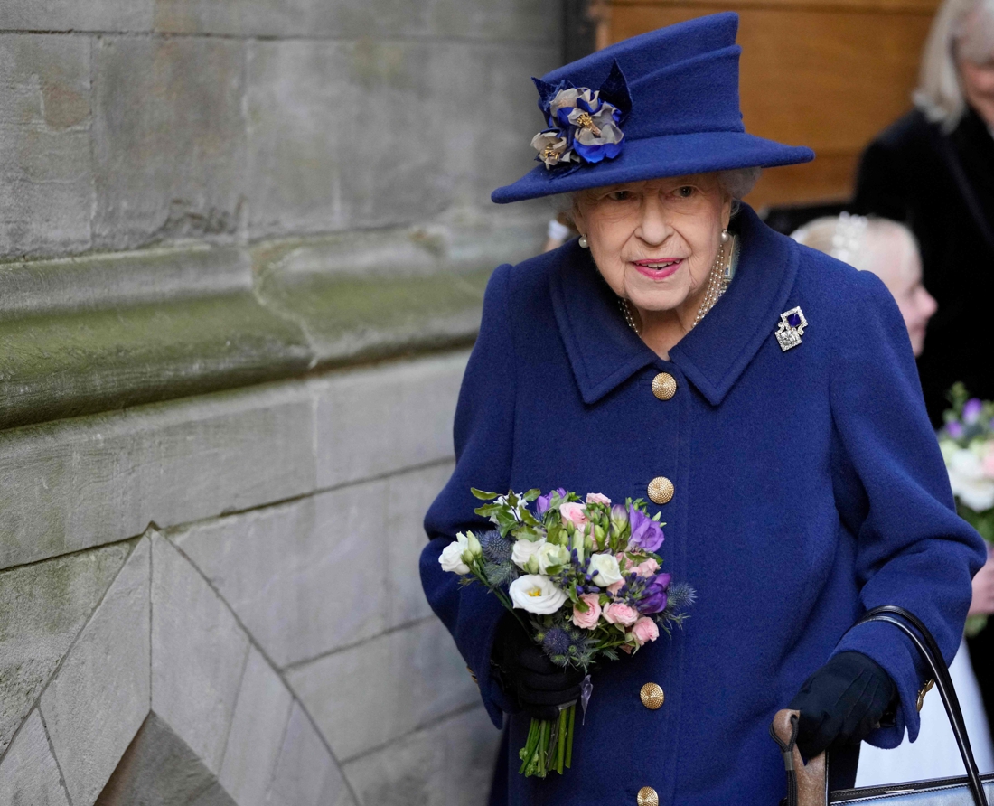 British Queen appears for the first time in 17 years with w…