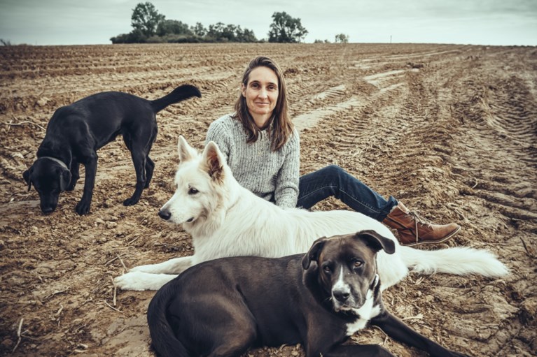 Knuffelen we onze honden te veel?