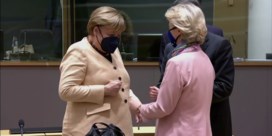Angela Merkel twijfelt over handdruk met Von der Leyen op haar laatste EU-top