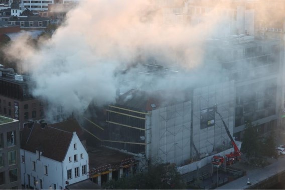 Brand op het Eilandje in Antwerpen is geblust